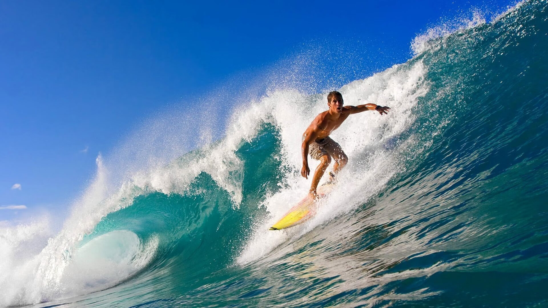 “英超末轮决战名场面不断，精彩纷呈”，英超每轮集锦